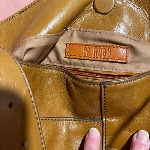 Hobo Tan Leather shoulder/tote